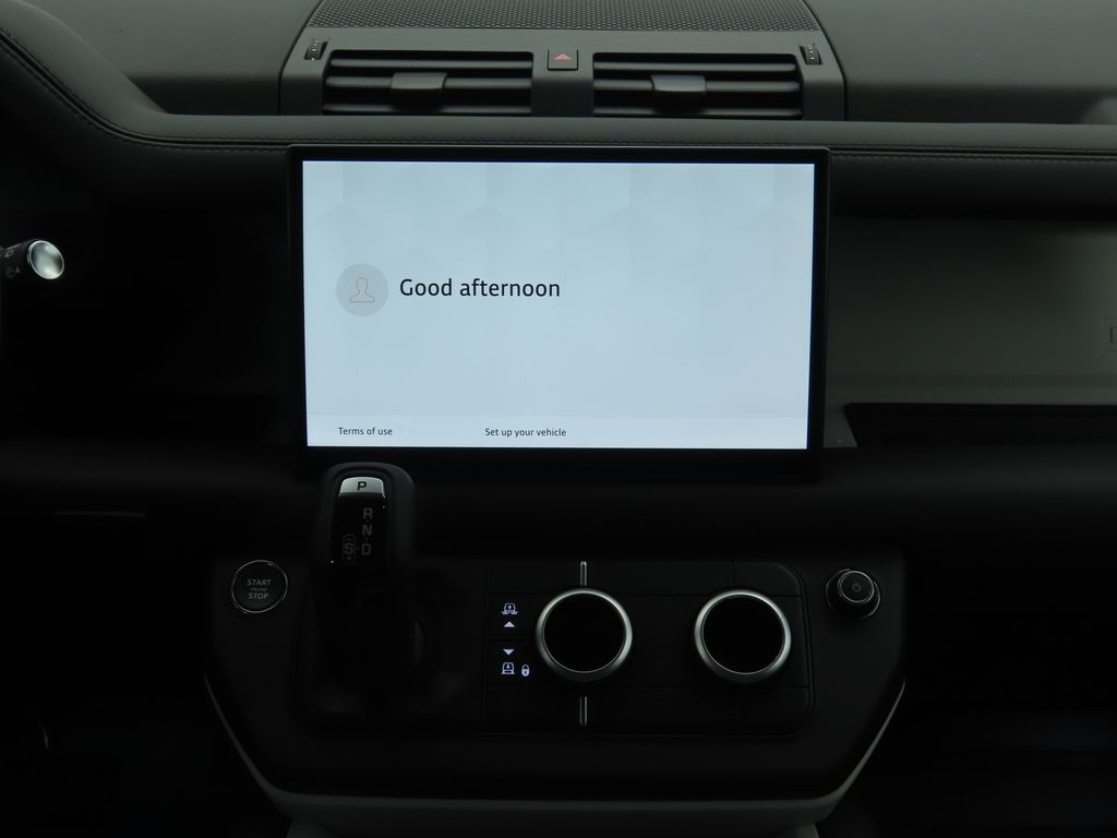 2025 Land Rover Defender 110 14
