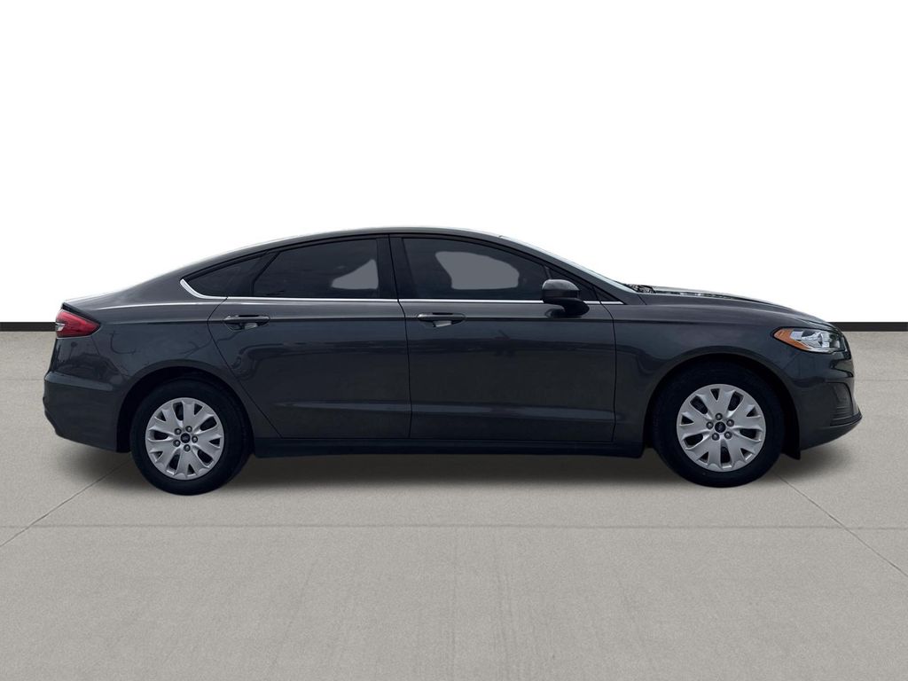 2020 Ford Fusion S - 3