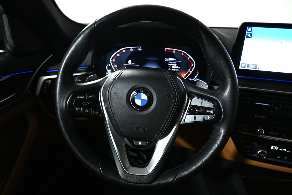 Thumbnail: 2023 BMW 5 Series - 18