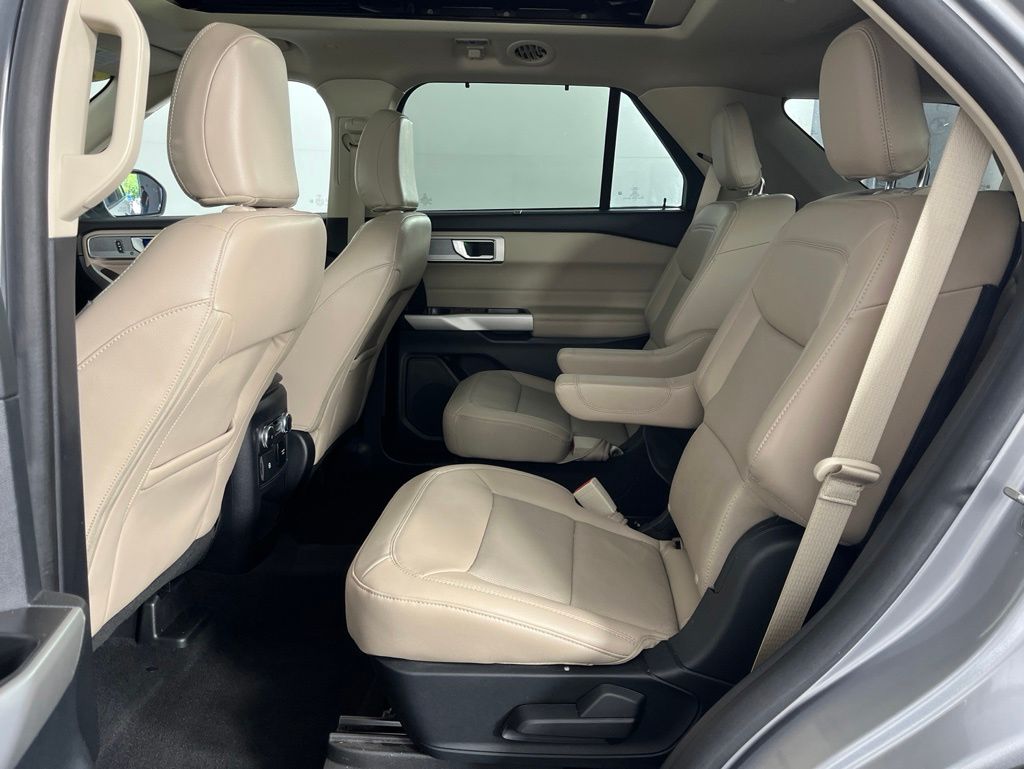 Thumbnail: 2021 Ford Explorer - 27
