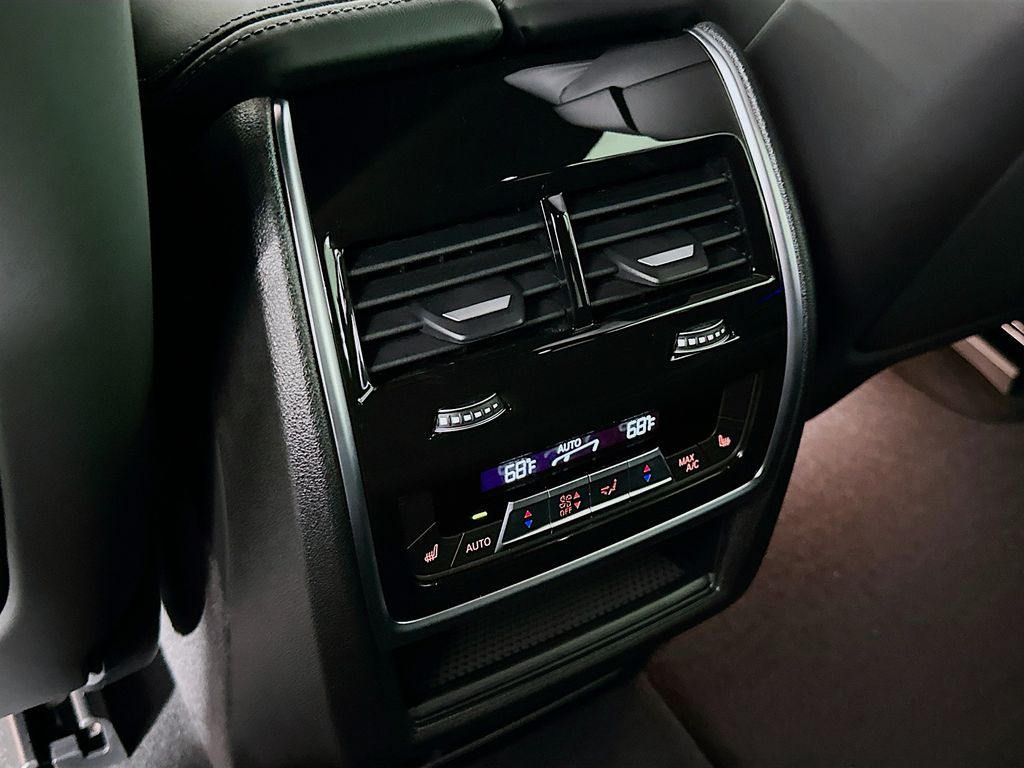 Thumbnail: 2026 BMW X5 - 18