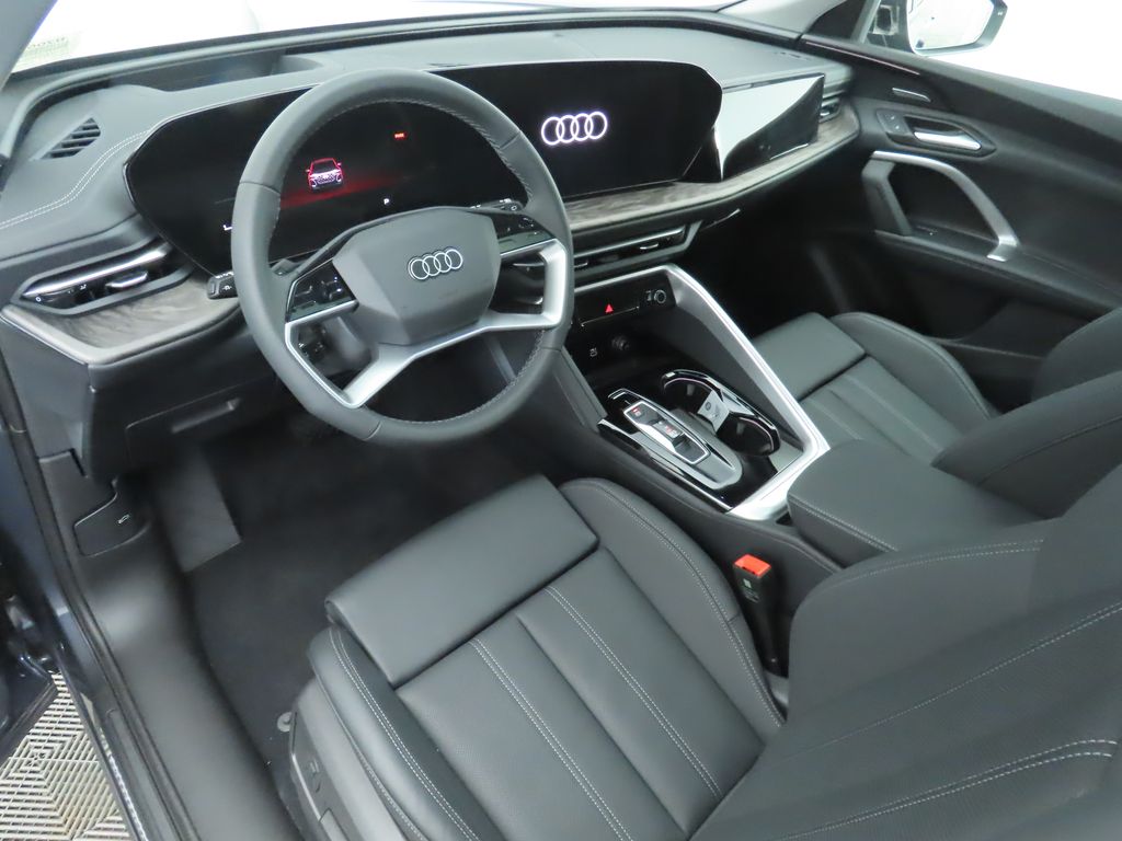 Thumbnail: 2025 Audi Q5 - 10