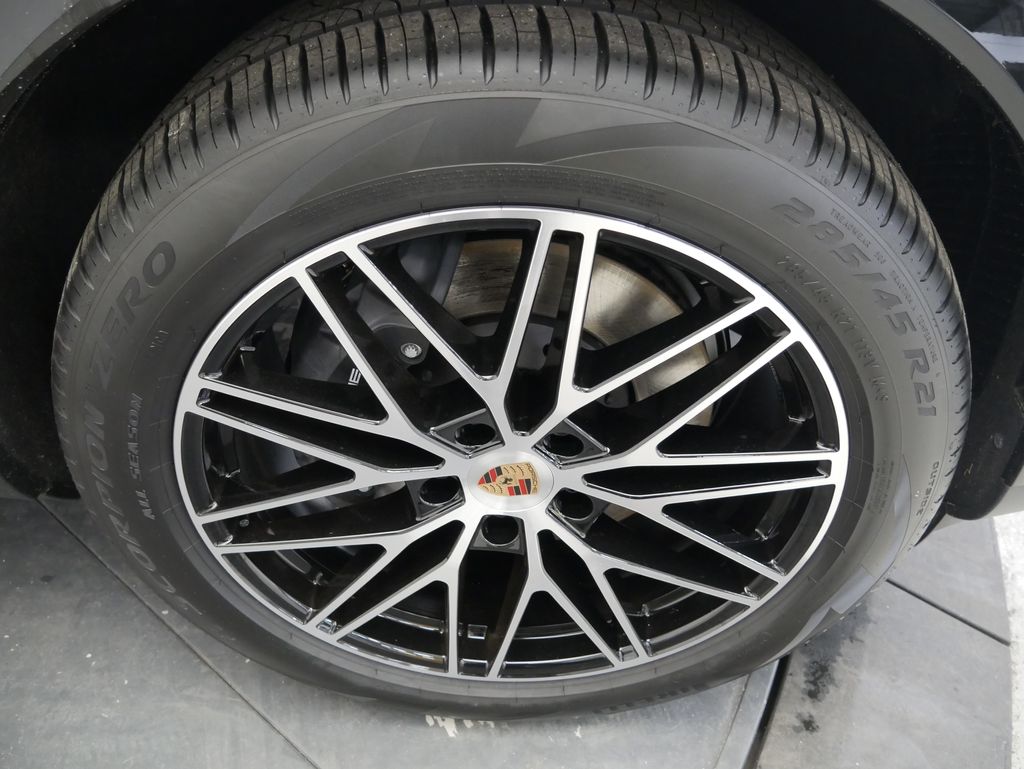 Thumbnail: 2026 Porsche Cayenne - 16