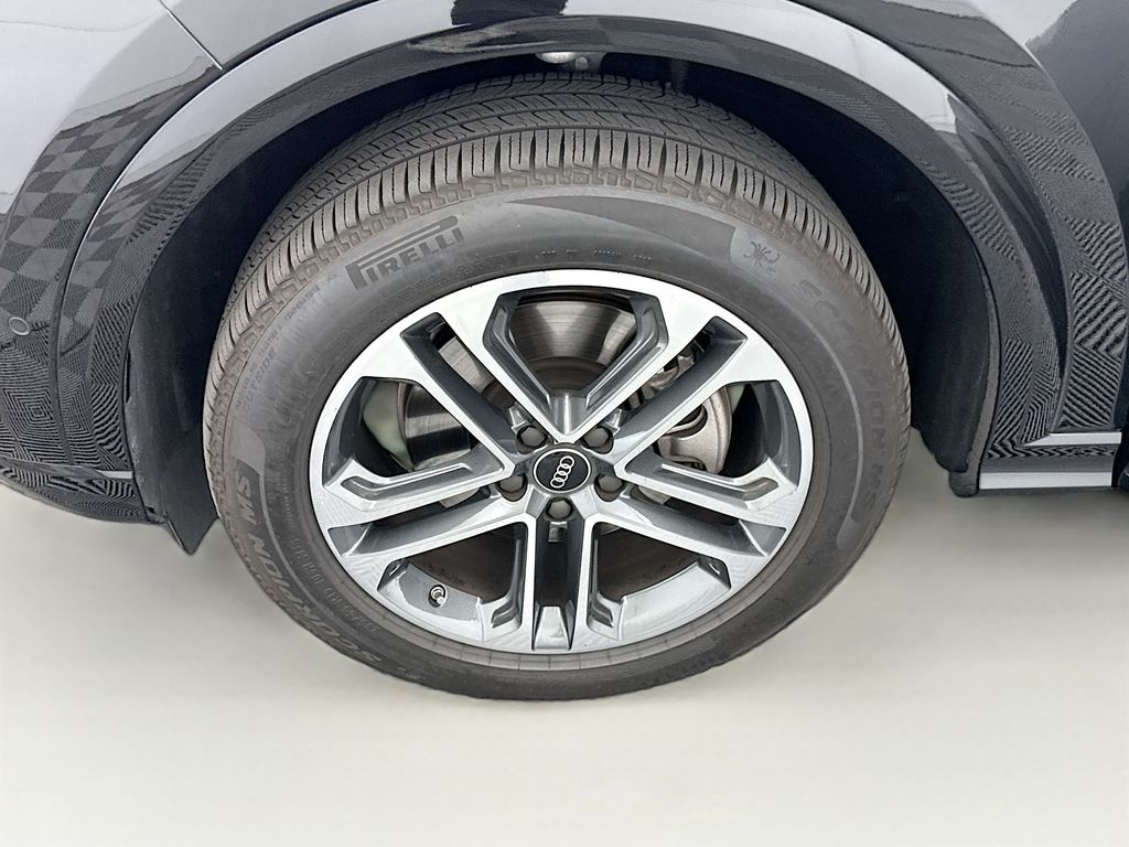 Thumbnail: 2025 Audi Q5 - 29