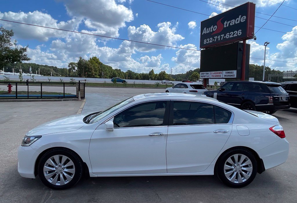 2013 Honda Accord EX-L White at Emmons Autoplex