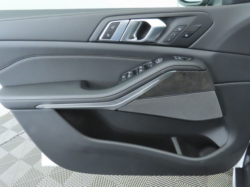 Thumbnail: 2026 BMW X5 - 25