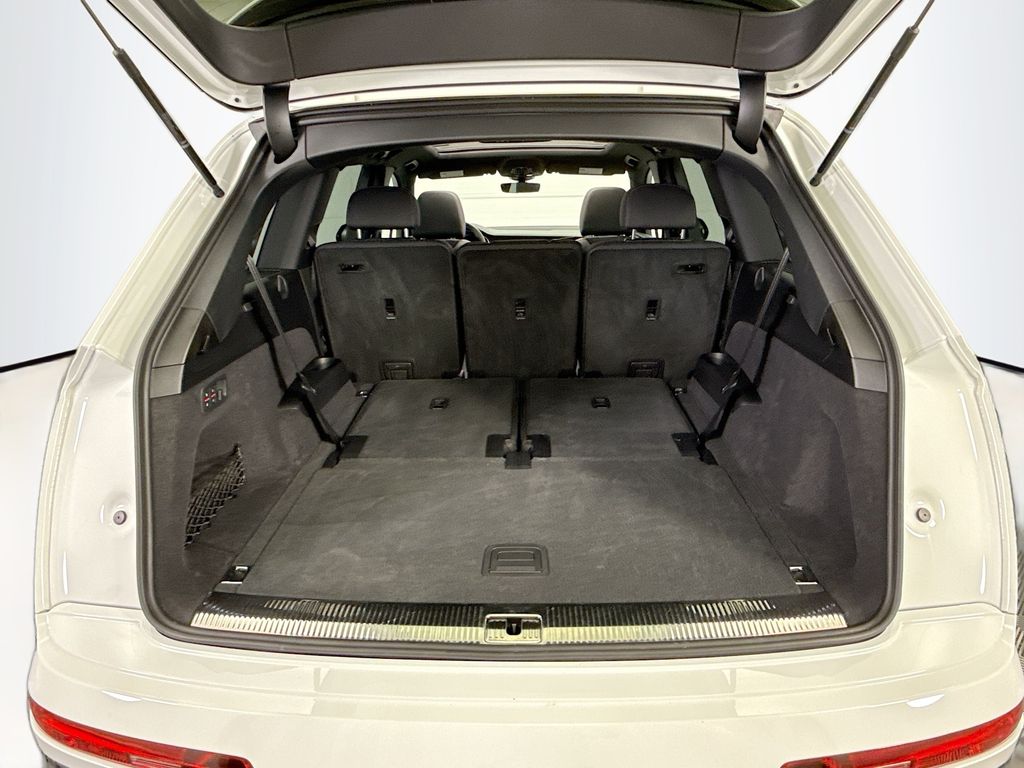 Thumbnail: 2025 Audi Q7 - 27