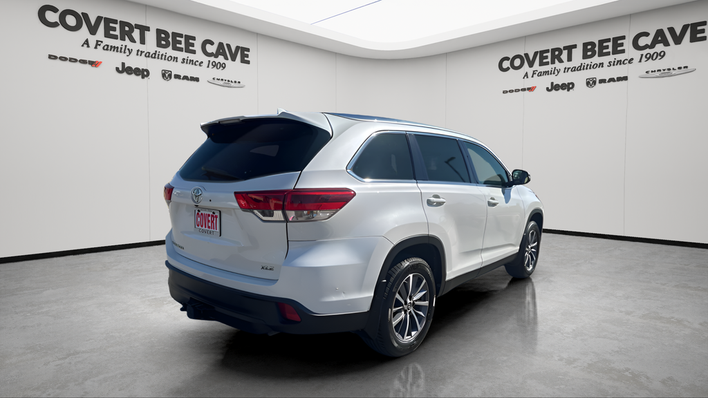 Used Car 2019 Toyota Highlander  Xle For Sale Under $25,000 In Austin, Texas