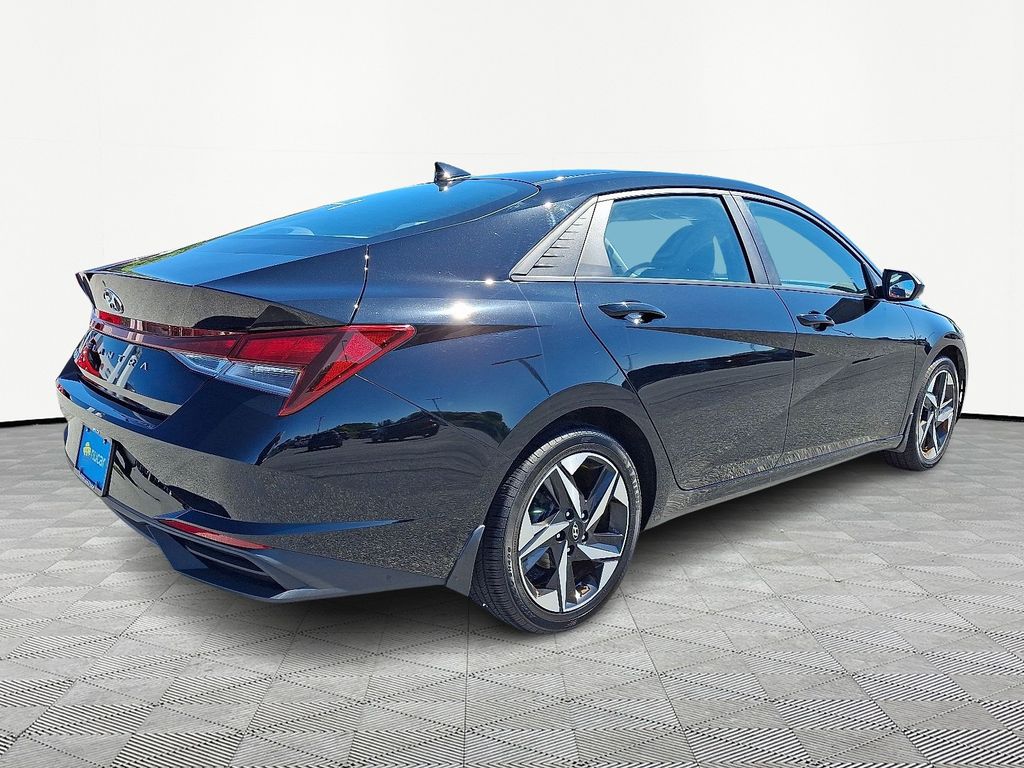 2023 Hyundai Elantra — photo 7