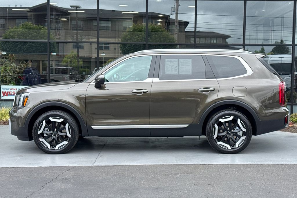 used 2025 Kia Telluride car, priced at $36,937