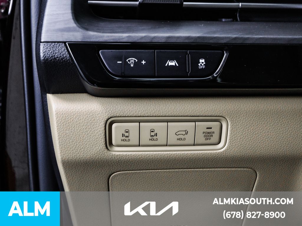 2024 Kia Carnival EX photo 30