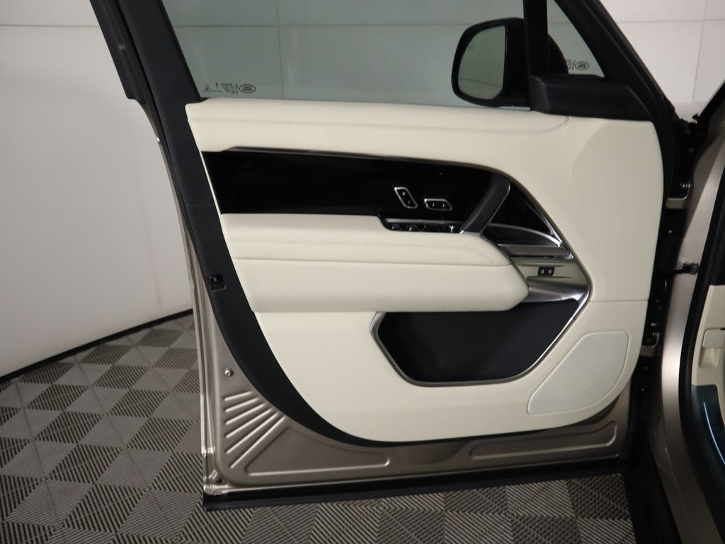 Thumbnail: 2026 Land Rover Range Rover - 25