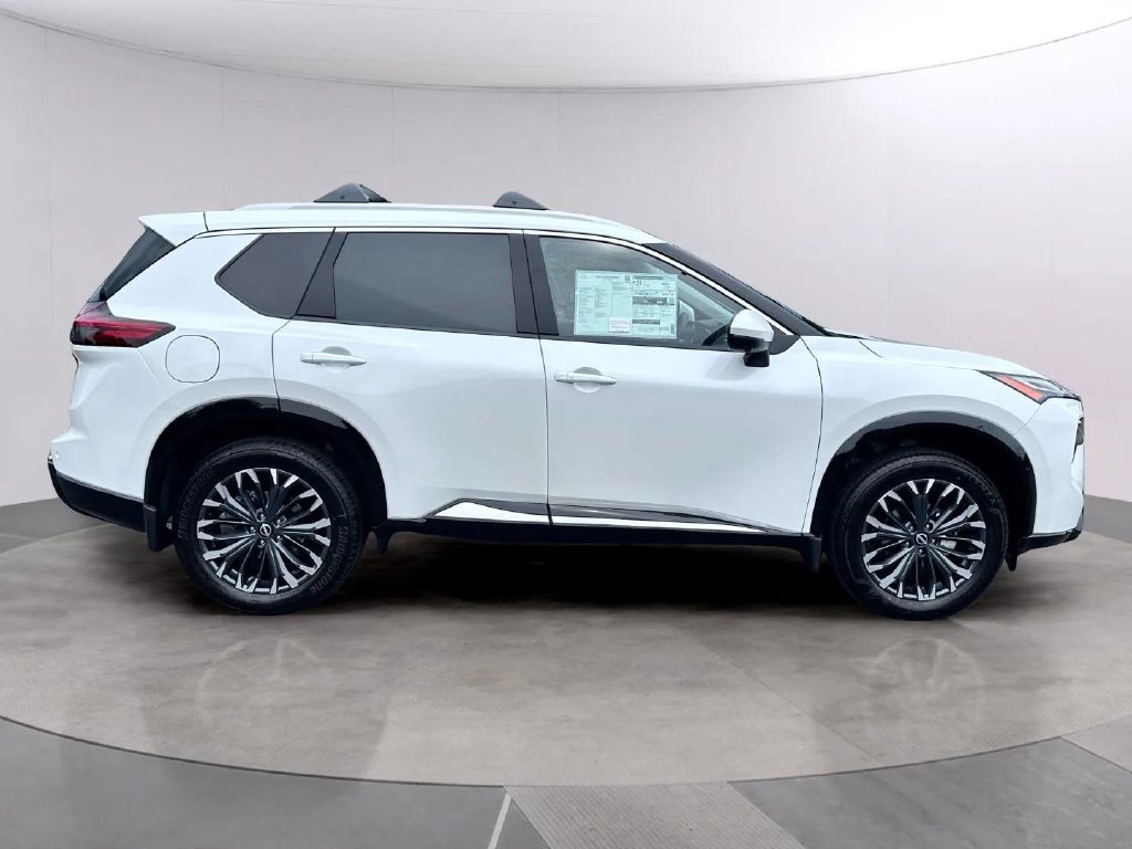 New 2026 Everest White Pearl Tricoat Nissan Platinum image 2
