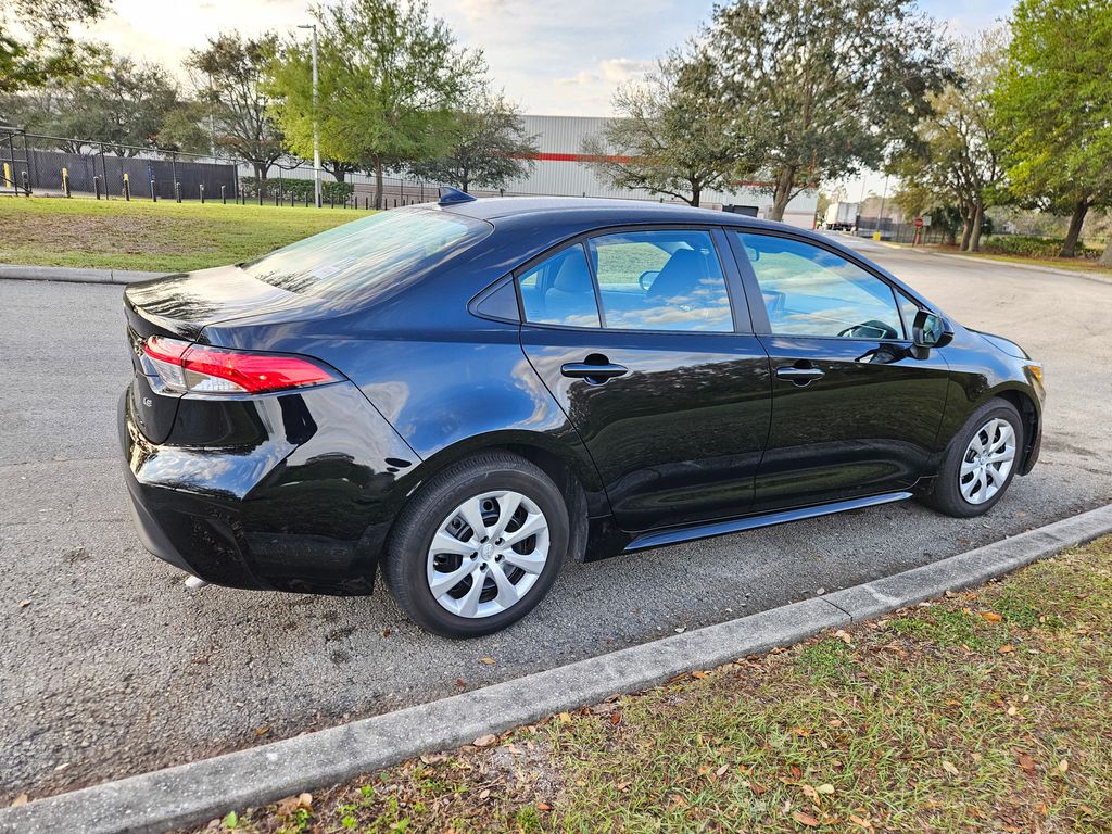 2023 Toyota Corolla LE 4