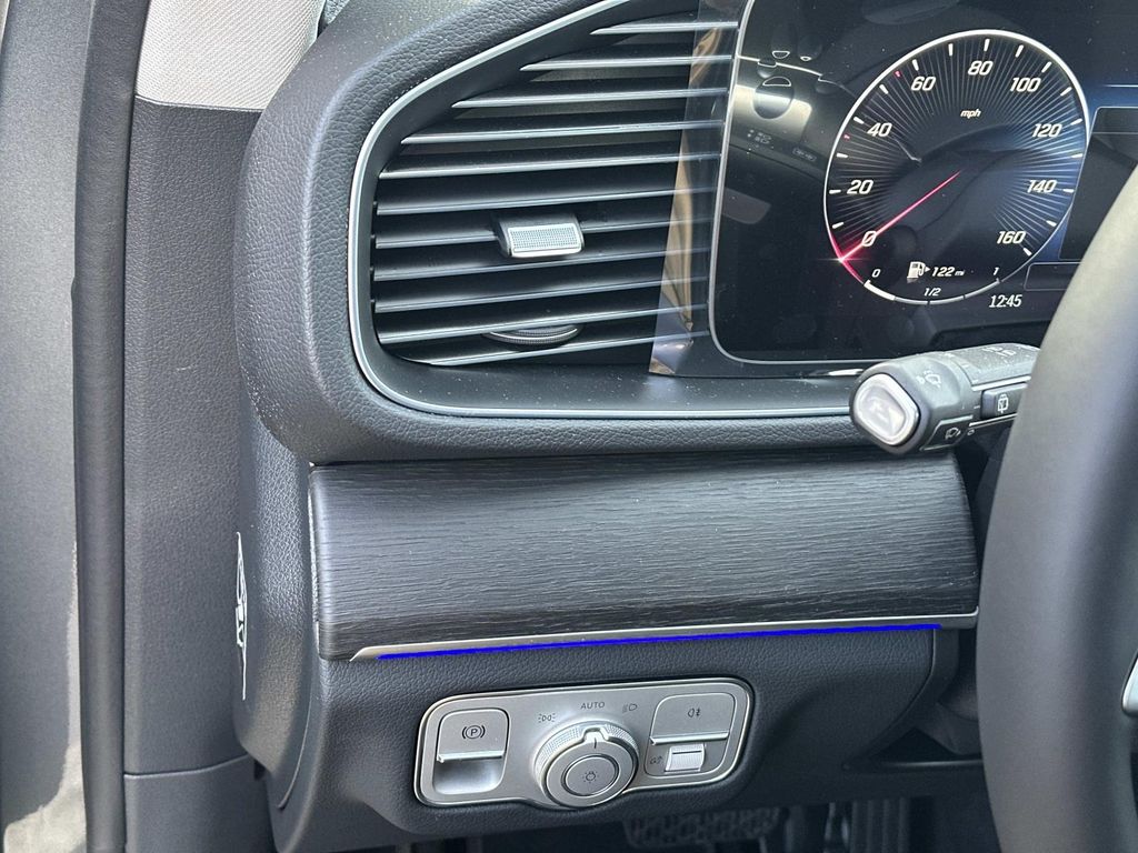 Thumbnail: 2026 Mercedes-Benz GLE - 11