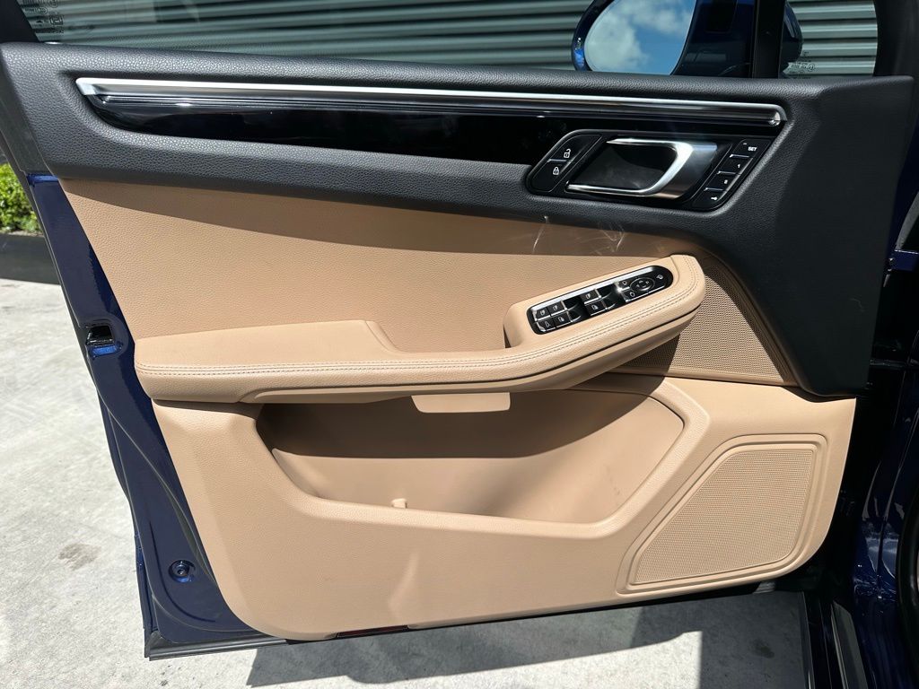 Thumbnail: 2024 Porsche Macan - 19