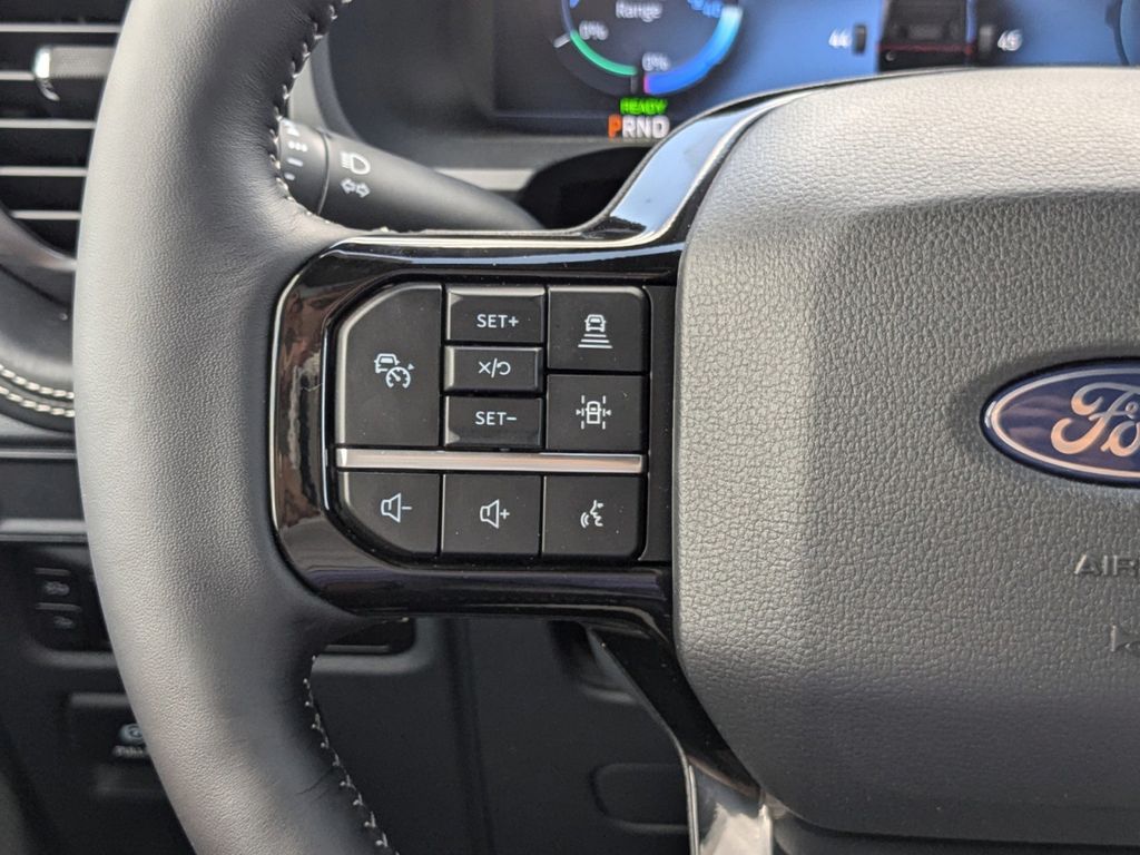 2025 Ford F-150 Lightning Platinum