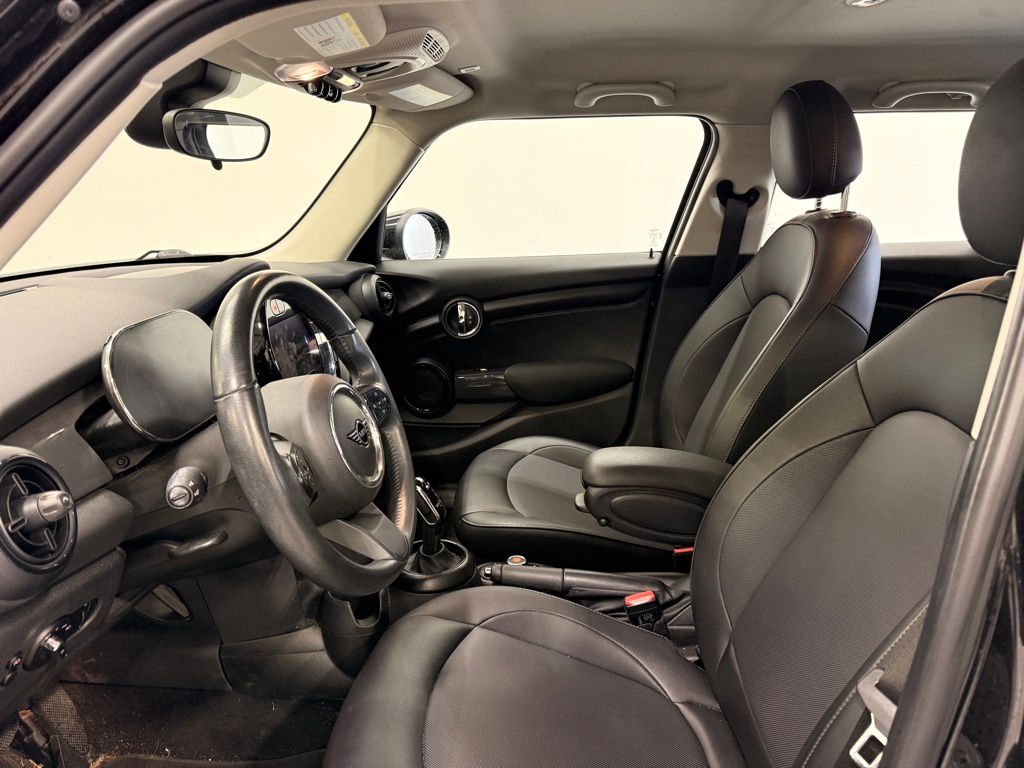 Thumbnail: 2022 MINI Cooper - 10