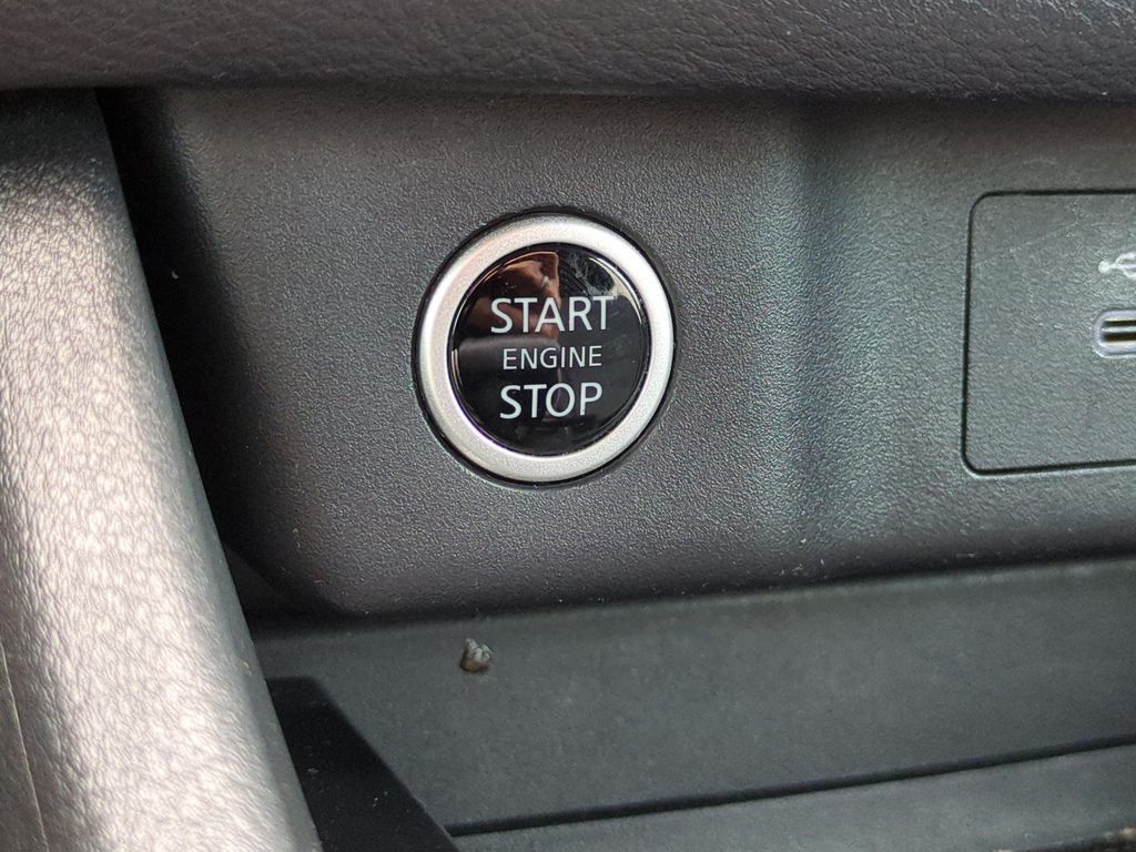 Used 2021 Red Nissan S image 21