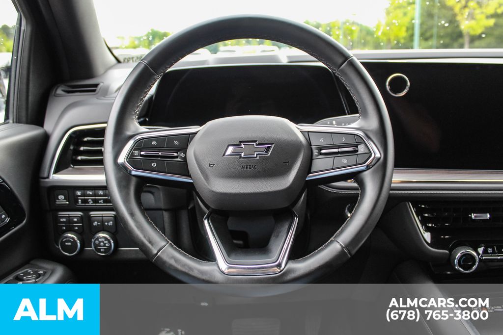 Used 2025 Black Chevrolet Z71 image 25
