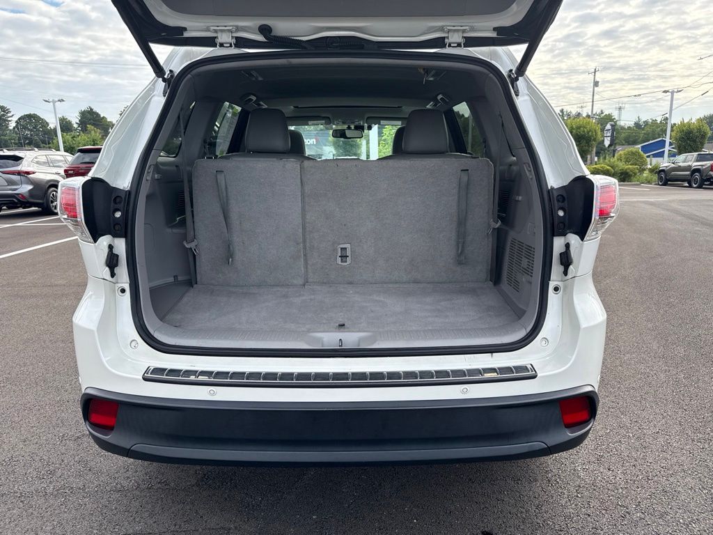 Used 2016 Toyota Highlander SUV