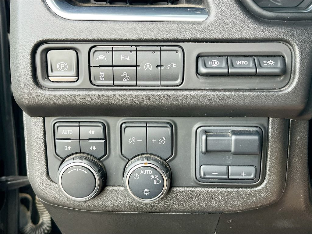 Used 2021 Black Chevrolet Premier image 10