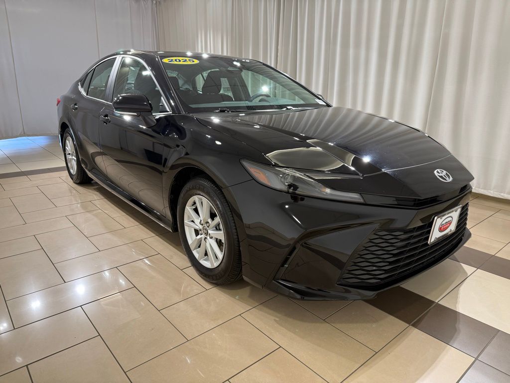 2025 Toyota Camry LE 7