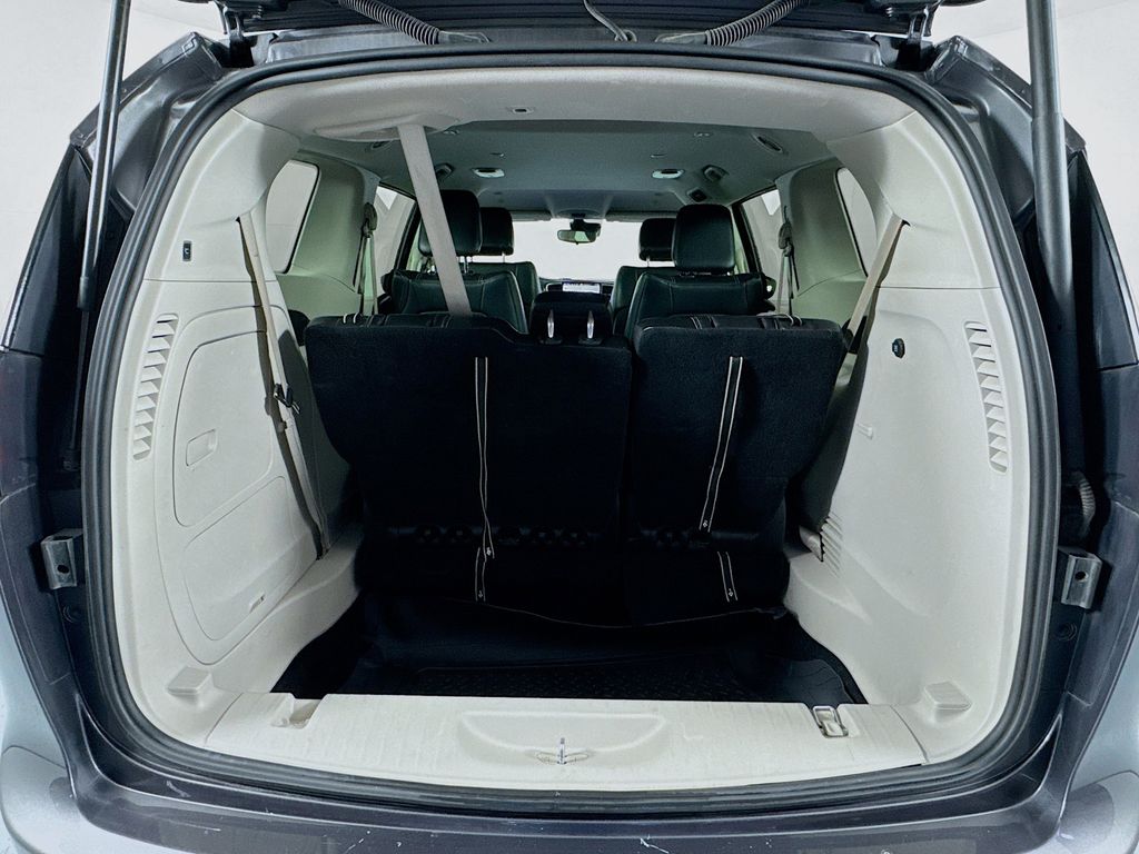 Used Car 2023 Chrysler Pacifica Hybrid  Touring L For Sale Under $25,000 In Austin, Texas