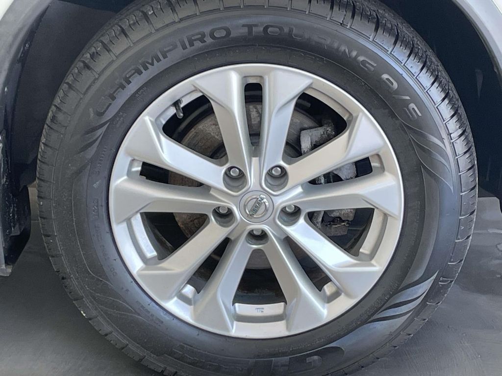2016 Nissan Rogue SV White at Grove City Ford