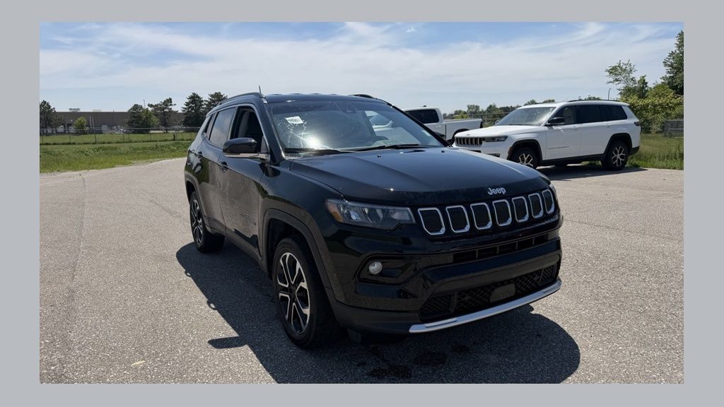Diamond Black Crystal Pearlcoat 2022 Jeep Compass Limited 4WD SUV / Crossover Four-Wheel Drive 9-Speed Automatic