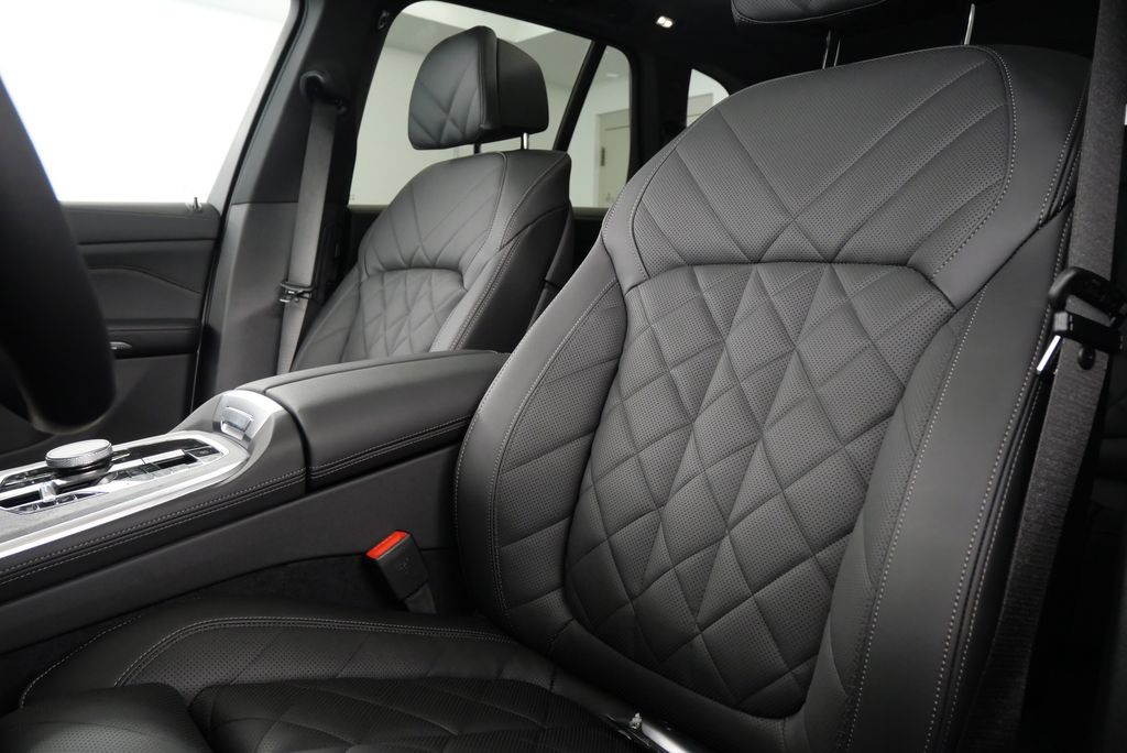 Thumbnail: 2025 BMW X5 - 12