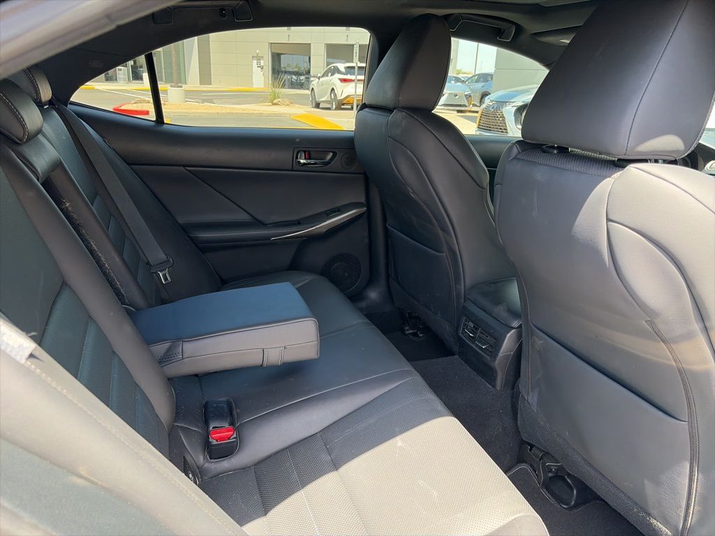 Thumbnail: 2016 Lexus IS - 9