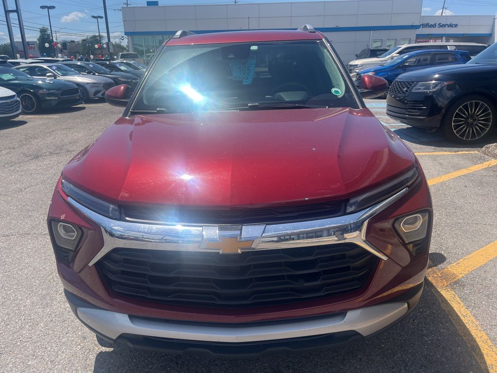 Red (Crimson Metallic) 2024 Chevrolet Trailblazer LT FWD SUV / Crossover Front-Wheel Drive Continuously Variable Transmission