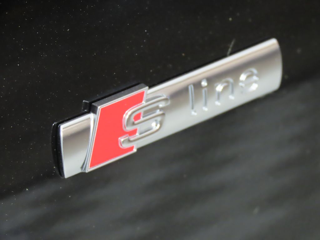 Thumbnail: 2025 Audi Q3 - 11