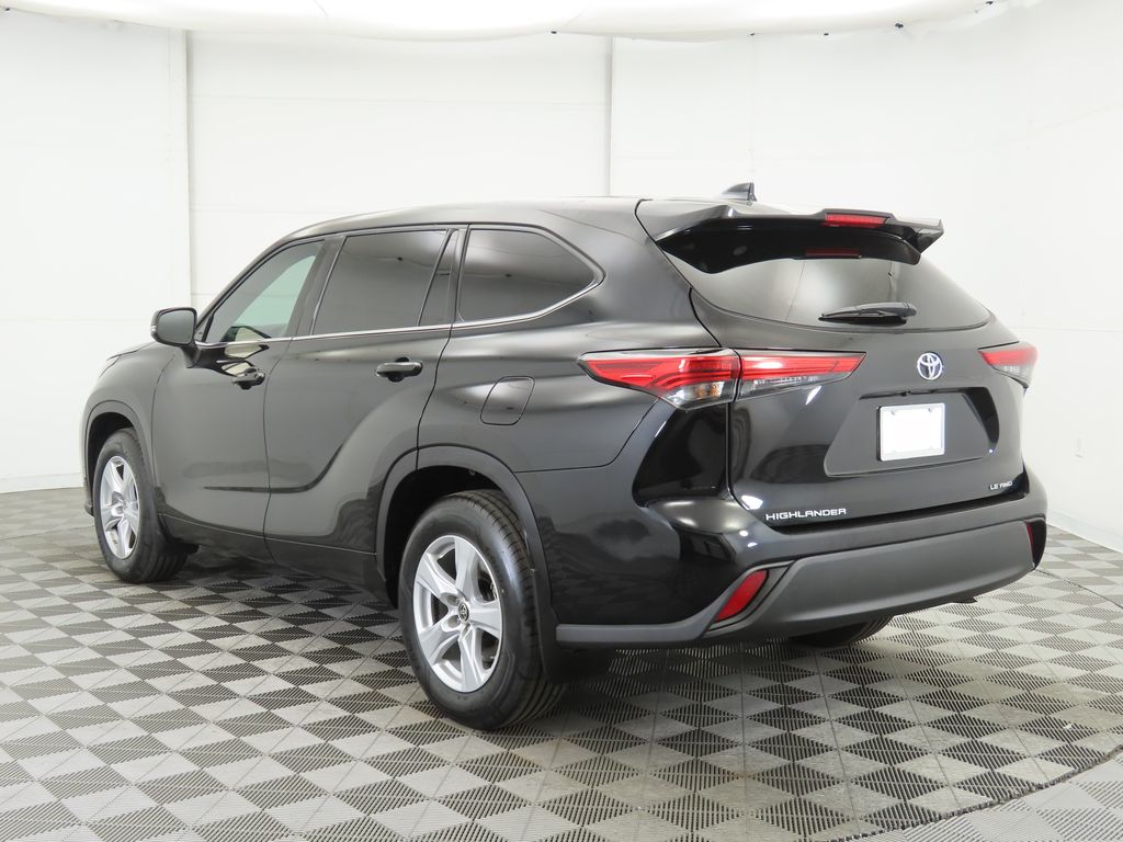 2021 Toyota Highlander LE 8