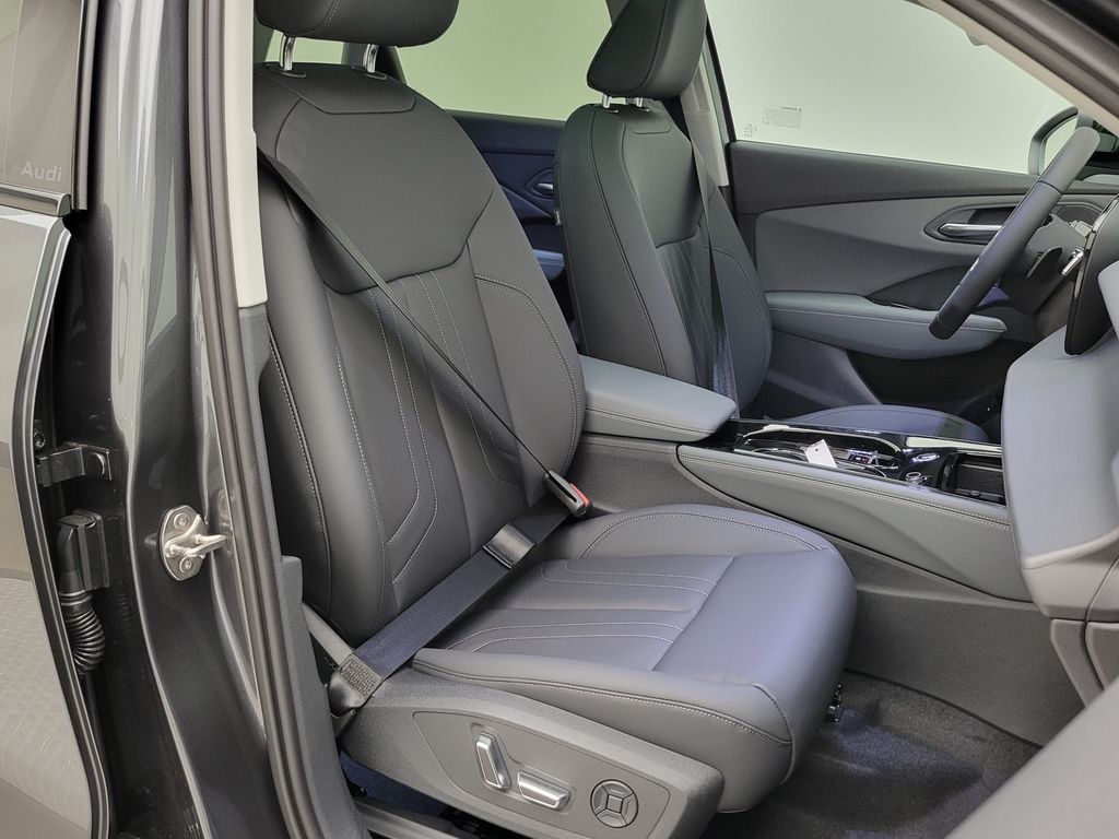 Thumbnail: 2026 Audi Q3 - 14