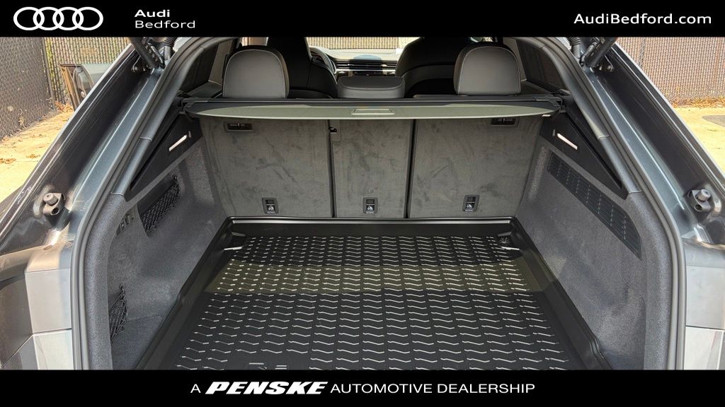 Thumbnail: 2026 Audi SQ8 - 10