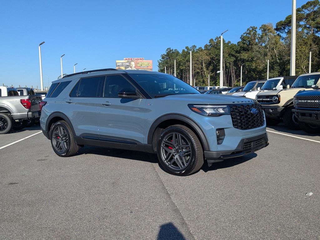 2025 Ford Explorer ST-Line