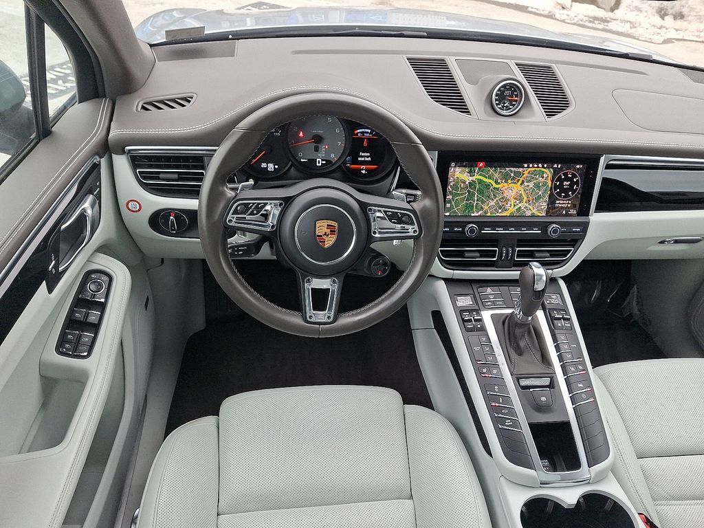 Thumbnail: 2020 Porsche Macan - 13