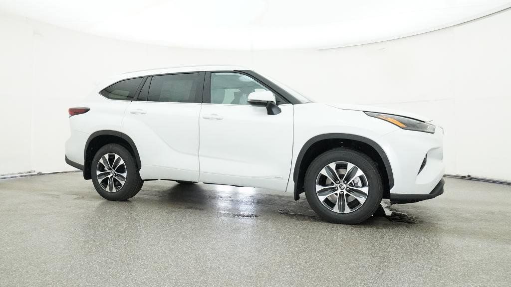Thumbnail: 2025 Toyota Highlander - 9