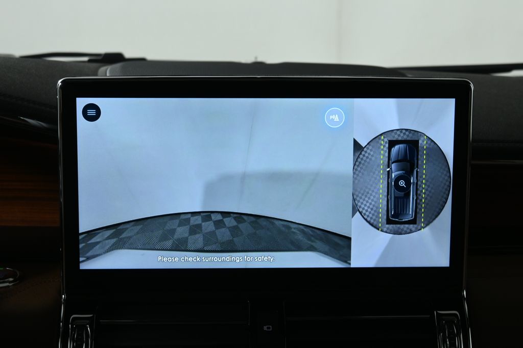 Thumbnail: 2024 Lincoln Navigator - 22