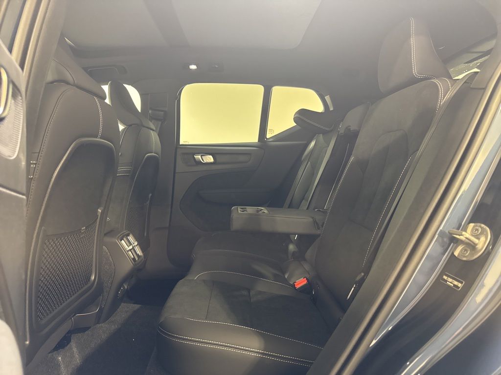 New 2026 Blue Volvo B5 Ultra Black Edition image 21