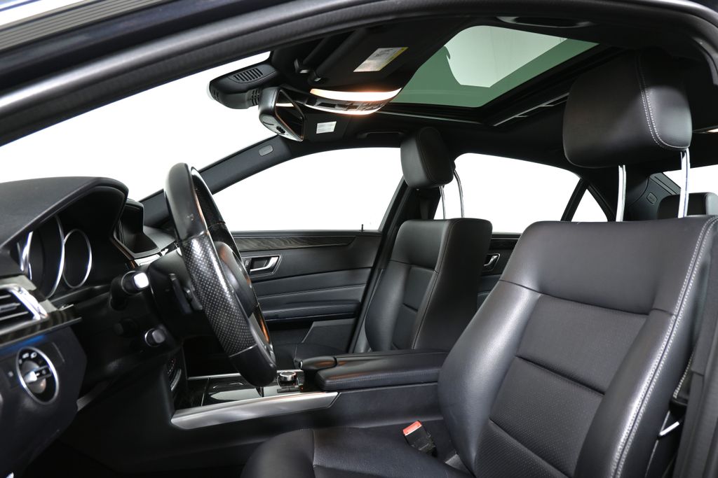Thumbnail: 2016 Mercedes-Benz E-Class - 15