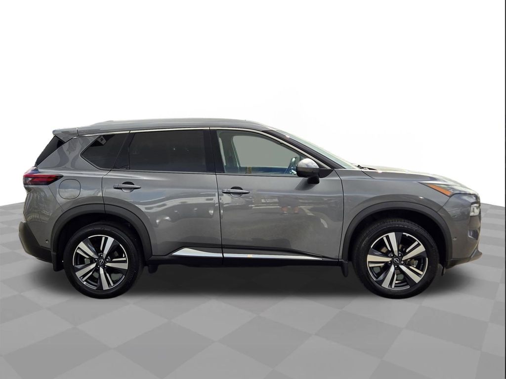 2023 Nissan Rogue SL - 7