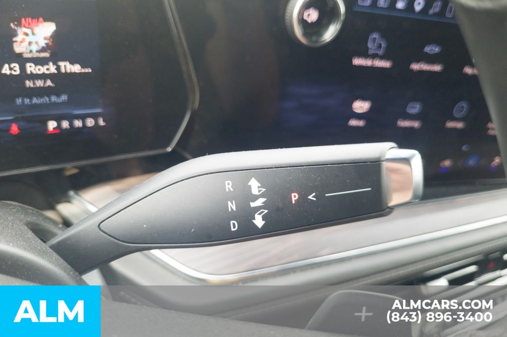 Used 2025 Sterling Gray Metallic Chevrolet LT image 31