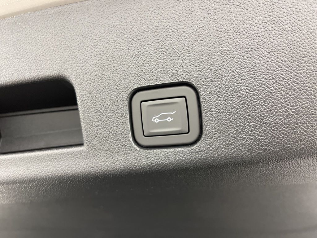 Thumbnail: 2026 Chevrolet Traverse - 23