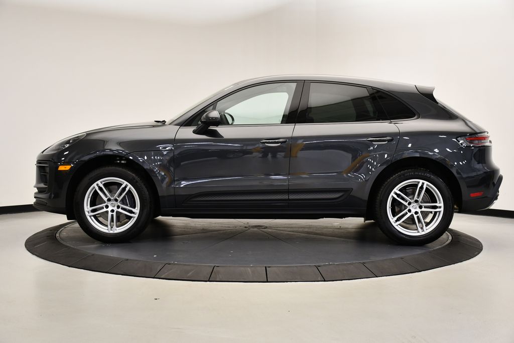 Thumbnail: 2025 Porsche Macan - 2