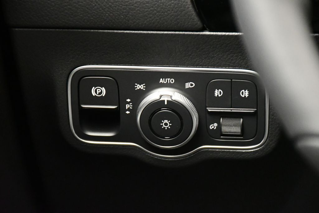 Thumbnail: 2026 Mercedes-Benz GLA - 21