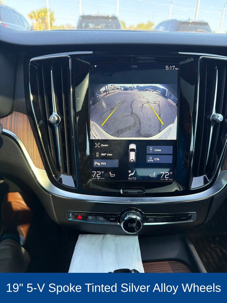 2020 Volvo V60 T5 Momentum