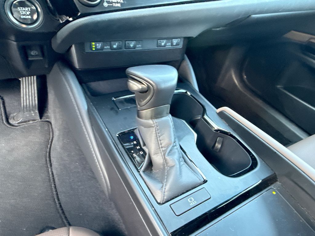 Thumbnail: 2025 Lexus ES - 20